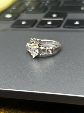 Solvar Claddagh Ring